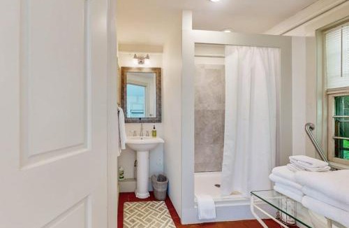 Wiscasset House | Downtown, ground floor studio near the ocean w/patio, outdoor dining area & more