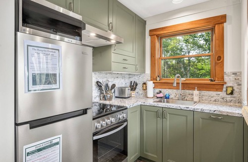 Rangeley House | 🐾Eagles Ledge | Cozy chalet w/incredible views, access to Rangeley Lake & 15 mins to Saddleback!