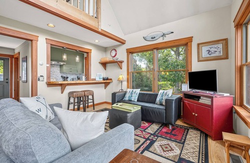 Rangeley House | 🐾Eagles Ledge | Cozy chalet w/incredible views, access to Rangeley Lake & 15 mins to Saddleback!