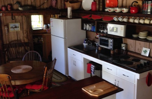 Pleasant Point Cottage | Early American Barn-Charming Salt Water Cottage In Historic Cushing, Maine
