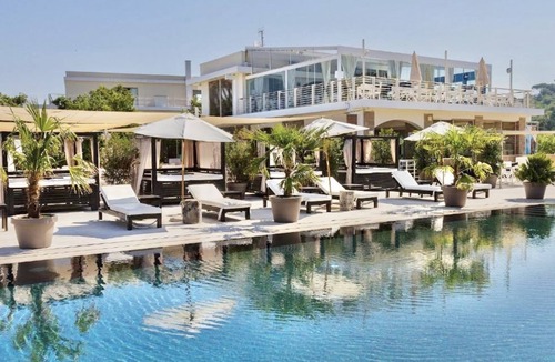 Scarlino Apartment | Elegant and spacious three-room apartment characterized by an elegant and refined design of approximately 75 m2 consisting of a living room with double sofa bed and fully equipped induction kitchen which leads to a large terrace furnished with table and