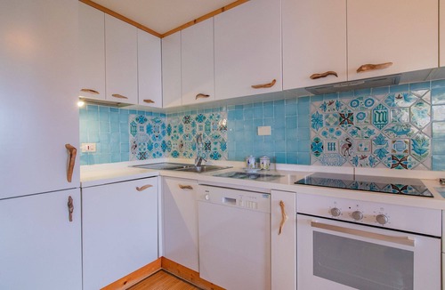 Procchio House | Elegant apartment facing the sea with private access to Paolina beach
