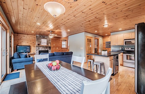 Rumford Center Cottage | English Woods Cottage - Secluded 3 bedroom cottage located in the English Woods!