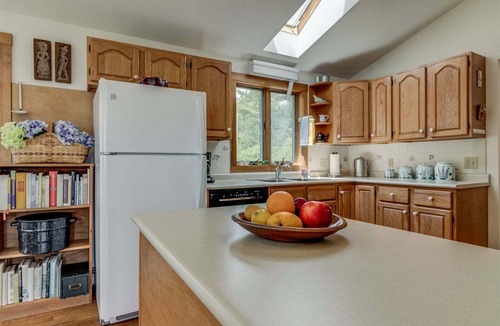 Five Islands House | Experience coastal charm at Merwick Cottage in Georgetown, ME, with 3 bedrooms and waterfront views.