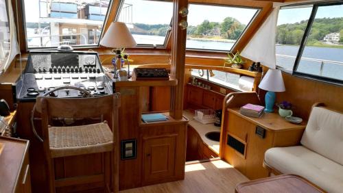 Damariscotta Boat Rental | Experience the Magic of Sleeping Your Own Private Yacht in Damariscotta, Maine