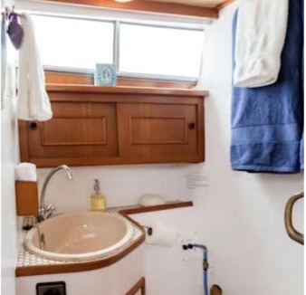 Damariscotta Boat Rental | Experience the Magic of Sleeping Your Own Private Yacht in Damariscotta, Maine