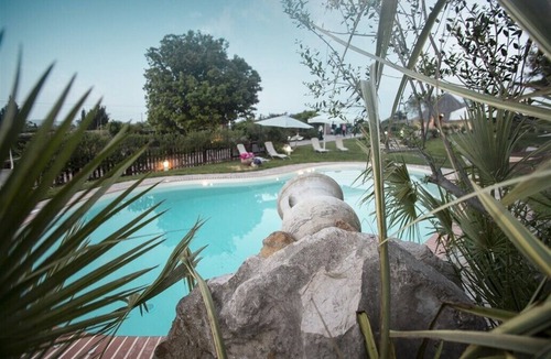 Codrongianos House | Extravagant Holiday Home "Pinnetta Sarda" with Wi-Fi, Air Conditioning and Garden
