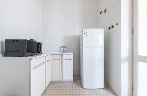 Province of Cagliari Apartment | Family Comfort Apartment Luna with Balcony, Wi-Fi and Air Conditioning