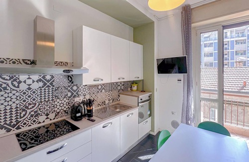Centro Direzionale Apartment | Flatsharing - Gioia Ivory Retreat – 3 Bedrooms