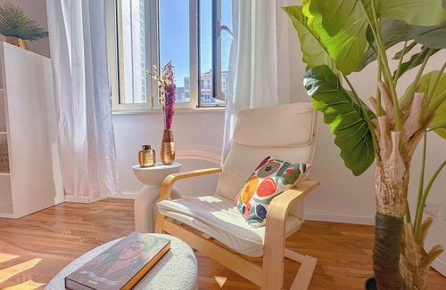 Centro Direzionale Apartment | Flatsharing - Gioia Ivory Retreat – 3 Bedrooms