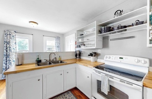 Castine House | Friendly home with our separate condos & free WiFi in the heart of downtown