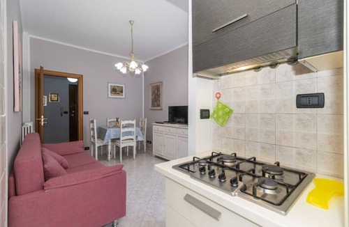 Santa Rita Apartment | Functional apartment perfect for 3 guests is located in a strategic and well-served position, a few steps from the Olympic Stadium/Pala Alpitour, Lingotto, Sporting tennis Press Club, Faculty of Economics and from the bus/tram stops that connect the