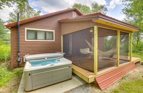 Hanover House | Gorgeous Sunday River Cabin w/Saltwater Hot Tub!