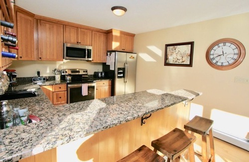 Carroll House | Great Ski Area Views, Child ready Town House. New for 2024 Air conditioning