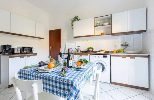 San Francesco Apartment | GuestHost - Bright 97 sqm apartment, able to accommodate up to 4 people, located on the second floor of a building (NO elevator). The property is conveniently located between the stadium and the charming Piazza dei Miracoli with the famous Leaning Tower.