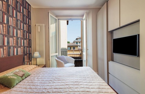 Borgo San Leonardo Apartment | GuestHost - Charming apartment of about 45 sqm, able to accommodate 3 people, located on the second floor of a period building with elevator.The property is located in the lower part of Bergamo, in a central and well-served area, convenient for reaching