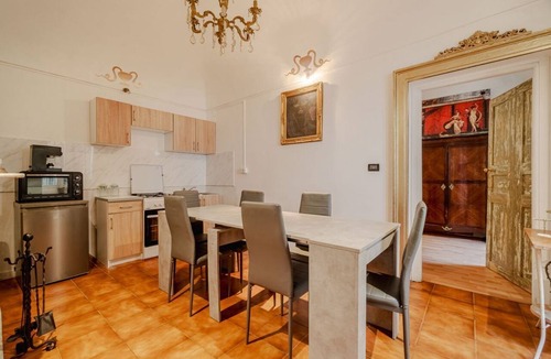 Historic Centre Apartment | GuestHost - Cozy and elegant apartment that can accommodate up to 4 people, located in city center, a 13 minute walk from Porta Nuova railway and metro station, and 10 minutes walk from Piazza Vittorio Veneto, Valentino Park and the renowned Via Lagrange