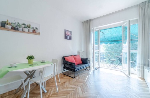 Asti Apartment | GuestHost - Cozy apartment of 55 sqm, can accommodate up to 4 people, located on the third floor of a building with lift (NOT suitable for disabled people - steps to access). We are about 10 minutes walk from the center of Asti and Corso Vittorio Alfieri