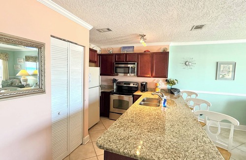 Fort Walton Beach Condo | GULF FRONT CONDO BEACH SERVICE GORGEOUS VIEW 2ND FLOOR UNIT MANY AUGUST OPENINGS