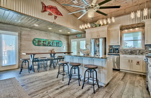 Holiday Isle House | Gulf-View Home with Pool, Game Room & Tiki Cruise