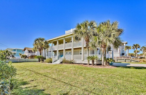 Holiday Isle House | Gulf-View Home with Pool, Game Room & Tiki Cruise