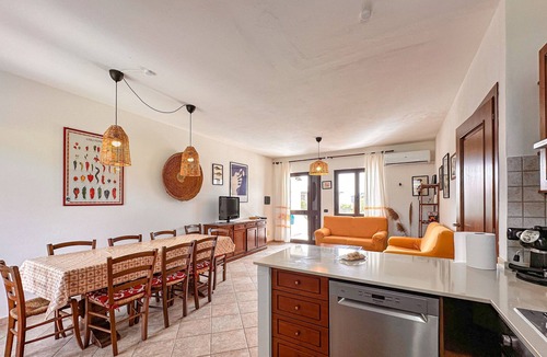 Cuglieri House | Holiday Home 'Santa Caterina' with Mountain View, Wi-Fi and Air Conditioning