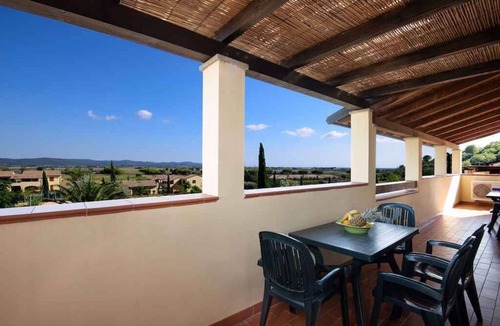 Suvereto Apartment | Holiday apartment in a residence with pool and green area