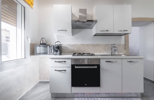 Assemini House | Holiday Home "Casa Claudia" with Private Terrace & Wi-Fi