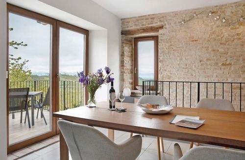 Murazzano House | Holiday Home 'Casa Rea' with Mountain View, Private Terrace and Wi-Fi
