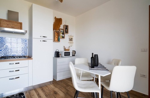 Jerzu House | Holiday Home "Casa Jerzu S'essia de su santu" with Sea View, Garden & Wi-Fi