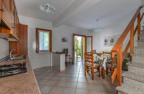 Procchio House | Holiday Home "Castagnola" with Private Garden and Terrace