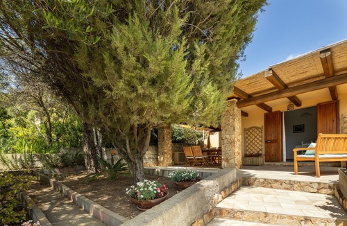 Torre dei Corsari House | Holiday Home 'Domu De Maria' with Sea View, Private Terrace and Air Conditioning