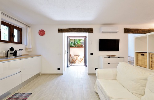 Arbatax House | Holiday Home "Loft Pina" with Wi-Fi, Garden & Terrace