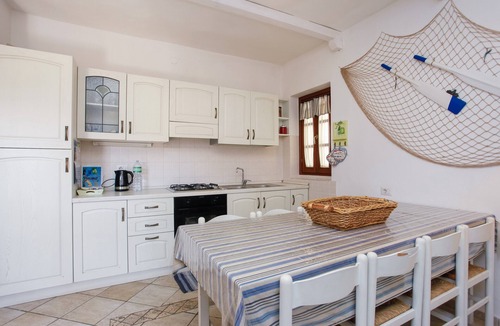 Luddui House | Holiday Home "mirtagru Casa dell'Olivastro" with Private Terrace and Wi-Fi