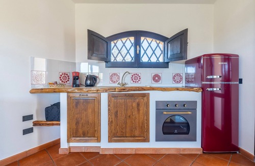 Sassari House | Holiday Home 'Sa Pintadera' with Private Terrace, Wi-Fi & Air Conditioning