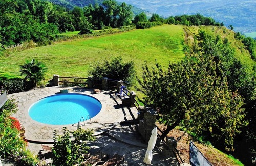 Mombarcaro Villa | Homerez - Villa Mombarcaro