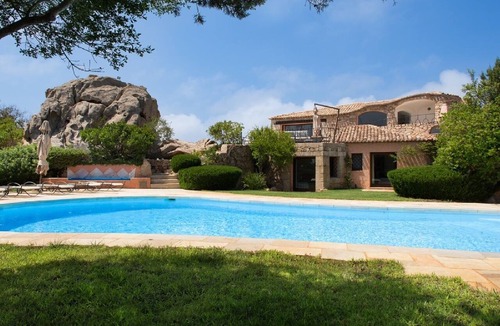 Oristano Historic Centre House | House with a private pool, four bedrooms, and four bathrooms in Oristano
