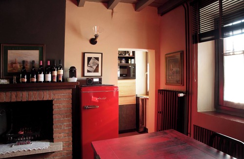 Canova Cottage | In a historic park, close to Lake Como and Milan.