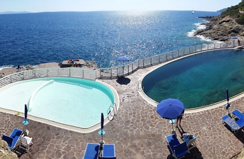 Capo D'arco House | Island D Elba Capo D Arco: Villa on the promontory among flowers and scents