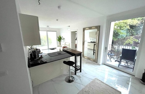Carciano Apartment | Isole apartment with pool and lake view in Baveno