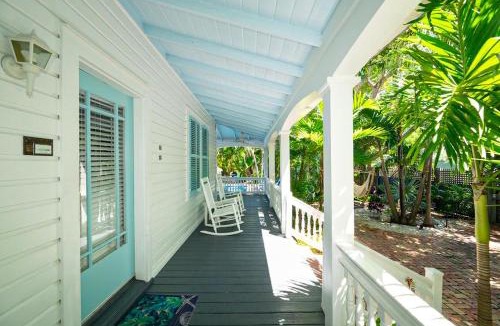 Old Town House | KW49 Papa's Hideaway