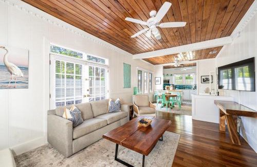 Old Town House | KW49 Papa's Hideaway