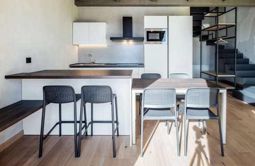 Barolo Apartment | La Bergeisa - Vineho in Barolo in the vineyards. Breakfast included