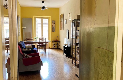 Historic Centre Apartment | La casa degli angeli – Quiet artistic courtyard retreat in central Turin