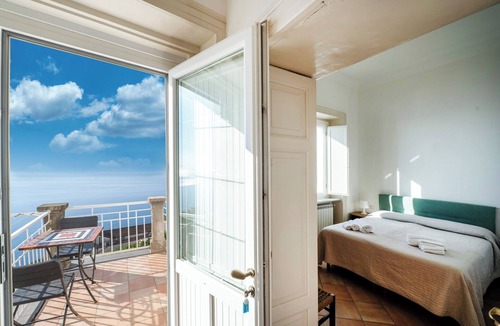 Conca dei Marini Apartment | Lady Gilda, beautiful apartment with terrace overlooking the sea