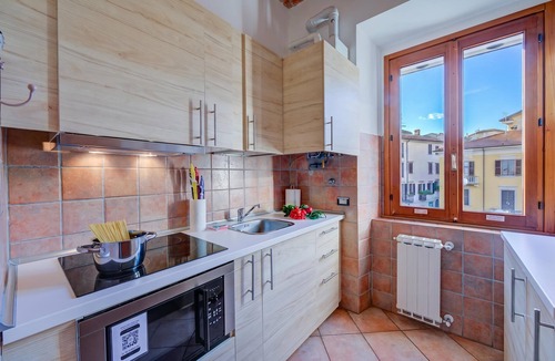 Arona Apartment | Lago Magico Pied Dans L' Eau with Balcony, Arona, Italy