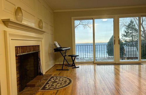 Cumberland Head Cottage | Lake front house on Lake Champlain