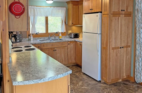 Derby Cabin | Lakefront cabin in VT's NE Kingdom near Jay Peak & Burke Mountain, on VAST Trail