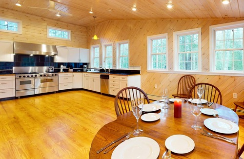 Nobleboro House | Lakefront house on Damariscotta Lake, perfect getaway