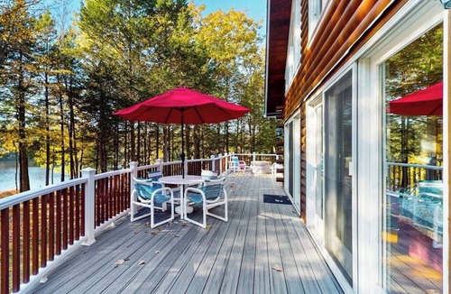 Bremen House | Lakefront lodge on Pemaquid Pond with dock, kayaks, canoe, SUP & firepits